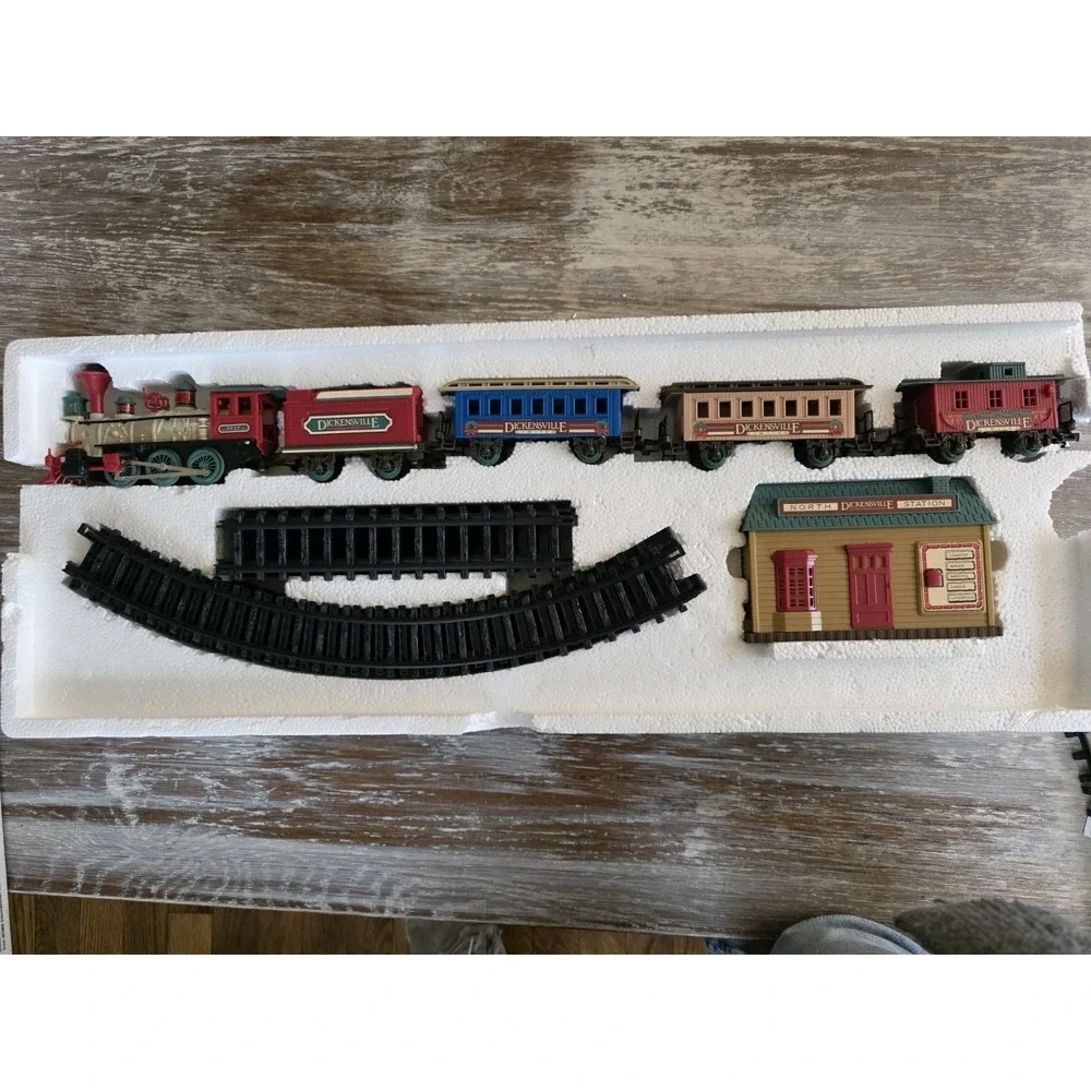 Vintage Dickensville Collectables Christmas Train Battery Operated by New Bright